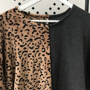 SHEIN Tops - Two Tone Cheetah Tunic with Pockets SHEIN Tops - Two Tone Cheetah Tunic with Pockets